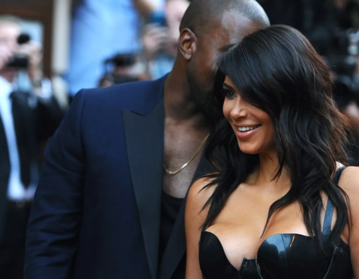 Kanye cada vez está más enamorado de su esposa, por ello la sorprende con detalles únicos.