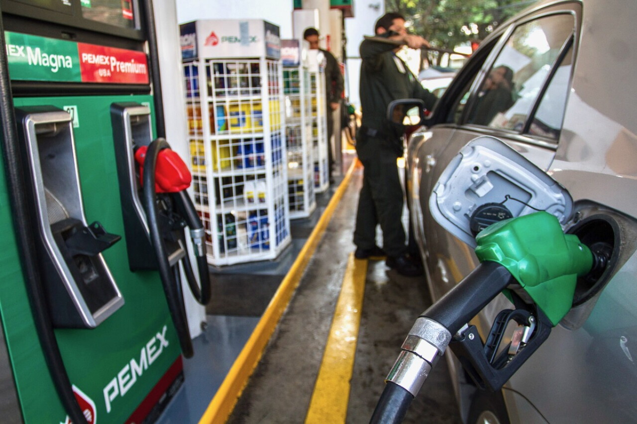 Hacienda baja IEPS a gasolinas, mientras el diésel va por su tercera semana con cuota cero