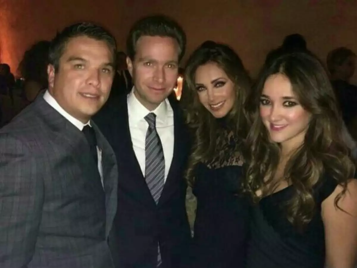 Sherlyn y Gerardo Islas junto a los próximos esposos: Anahí y Manuel Velasco.