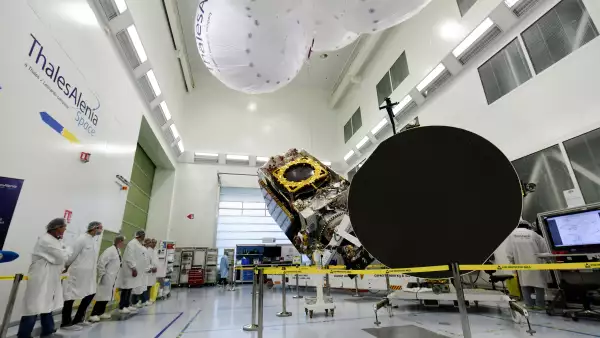 Thales Alenia satélite