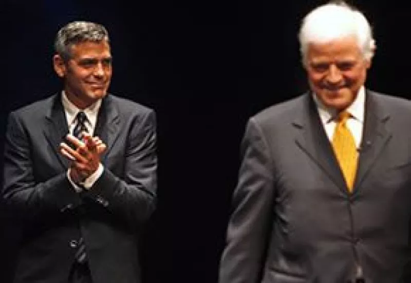 Al actor le apasiona ese mundo y asistió a la exhibición de un filme para estudiantes.