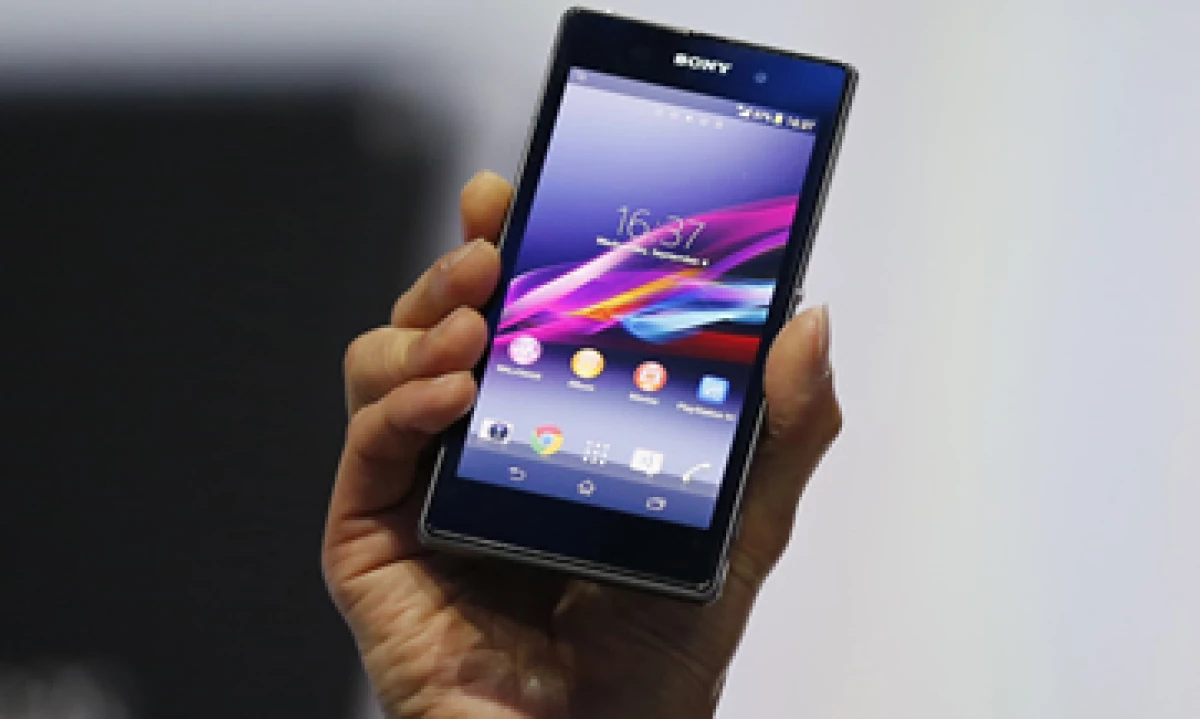 El nuevo teléfono tiene una pantalla de 5 pulgadas y cámara posterior de 20.7 megapixeles. (Foto: Reuters)
