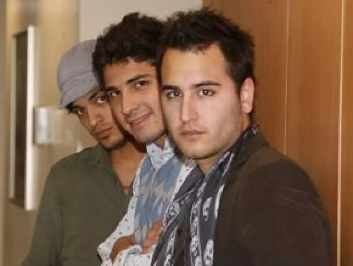 Los cantantes aprendieron a andar en moto para la grabación de su nuevo videoclip, que titulado "Mi pecado" comparten  con los protagonistas del melodrama del mismo nombre.