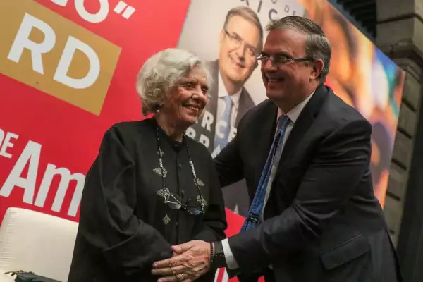 ELENA-PONIATOWSKA-MARCELO-EBRARD-LIBRO