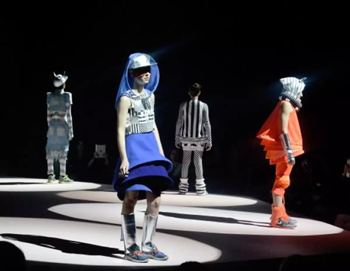 Todo el mundo se refiere a París como `la´ ciudad de la moda y el mejor lugar para comprar las marcas más lujosas, pero Amberes en Belgica se perfila como uno de los nuevos conglomerados del fashion.