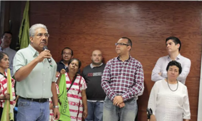 El precandidato Francisco Javier Jiménez acudió al Instituto Estatal Electoral a realizar su registro (Foto: IEEPECO)