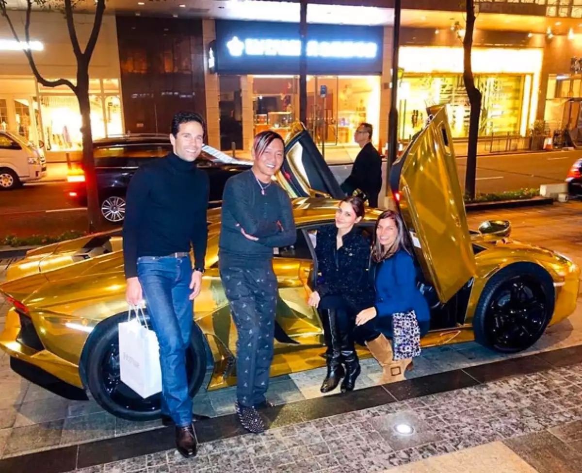 La diversión no termina para las dos parejas.