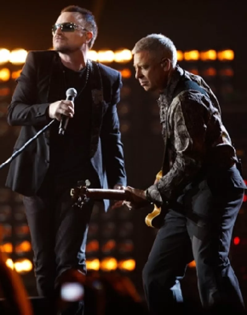 El grupo anunció que no asistirá al festival, además pospuso su gira por Estados Unidos hasta 2011.