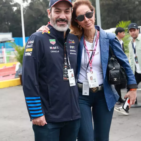 Mauricio Domínguez y Karla Juan Chelala 