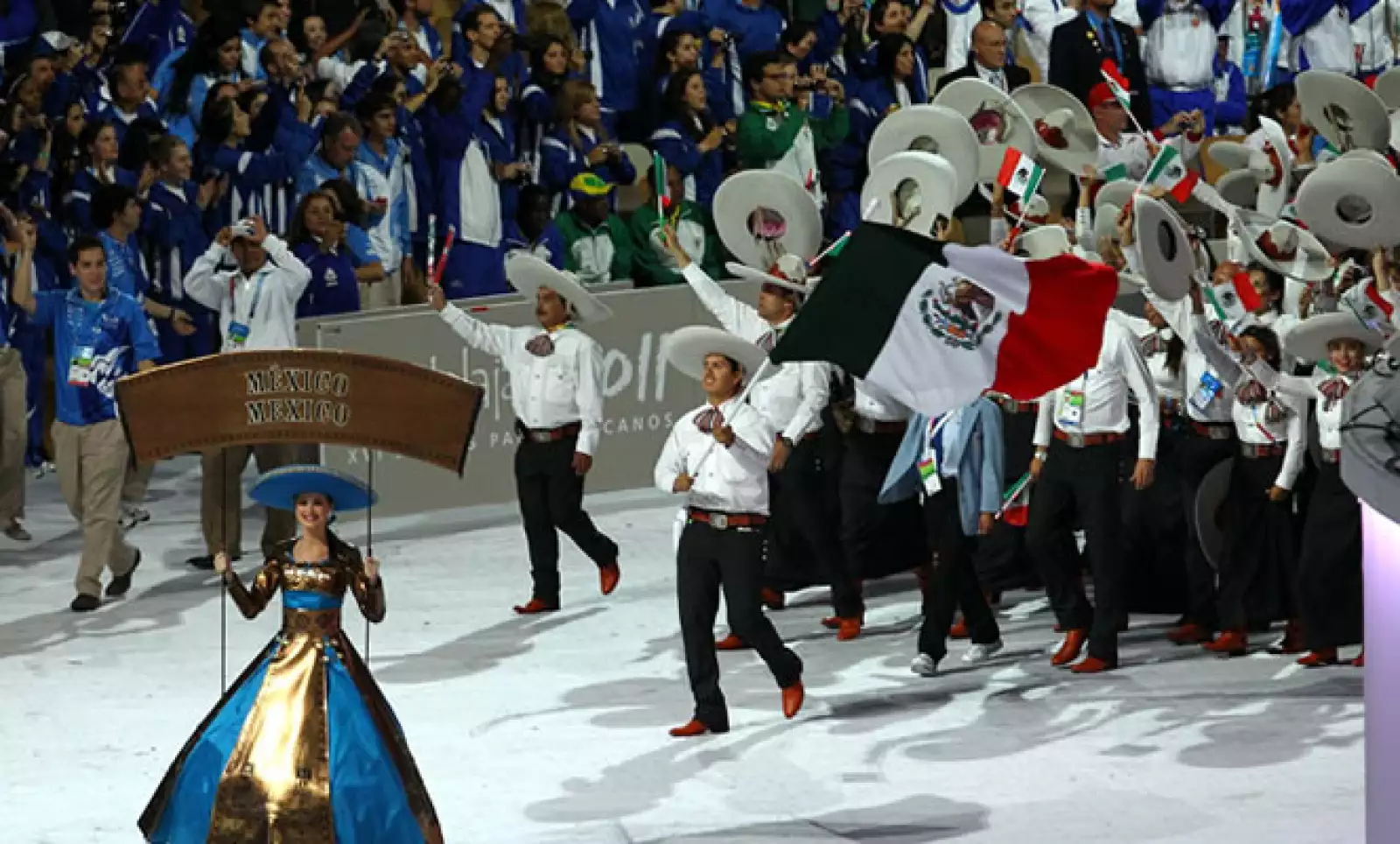 El gobernador de Jalisco, Emilio González, llamó a los atletas a tener una América unida y dejar atrás los odios, durante su intervención en la apertura.