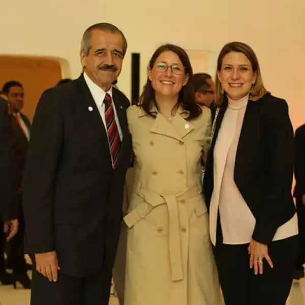 José Ángel Córdova, Almudena Suárez y Lucía Guajardo