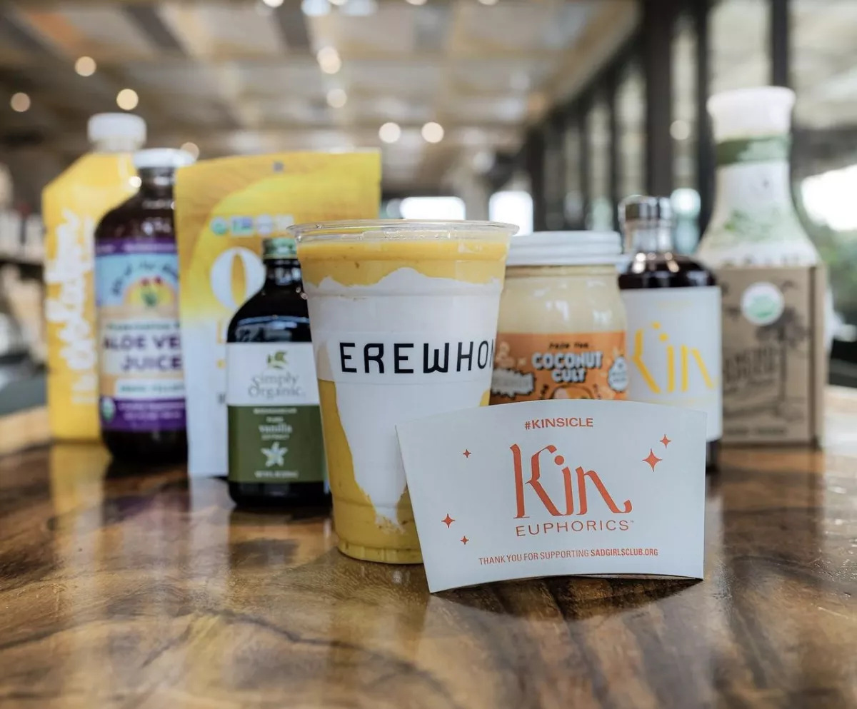 Bella Hadid en colaboración con Erewhon 
