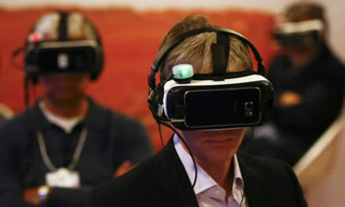 Google lanzará un visor de realidad virtual que será la competencia de Samsung este año, de acuerdo con reportes. (Foto: Reuters)