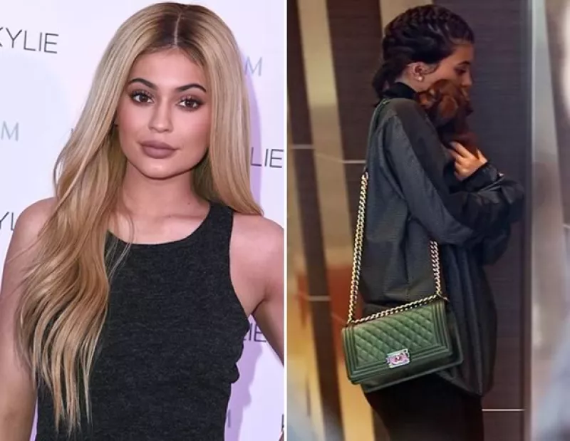 Después de que la hija menor de Kris subiera un video a Snapchat de su Dachshund jugando con el pom pom de Fendi, se agotó la existencia de esta pieza valorada en 400 dólares en el sitio Lyst.