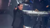 MÉXICO, D.F., 18NOVIEMBRE2015.- El cantante Luis Miguel ofreció su primer concierto en el Auditorio Nacional, de una serie de una serie de presentaciones del 18 al 21 de noviembre en ese recinto de la ciudad de México.
FOTO: ISAAC ESQUIVEL /CUARTOSCURO.COM