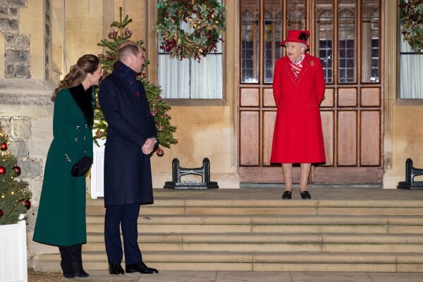 Kate Middleton, príncipe William y la reina Isabel II