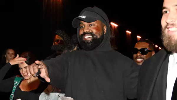 Balenciaga : Outside Arrivals - Paris Fashion Week - Womenswear Spring/Summer 2023