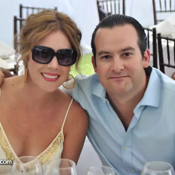 Ivonne Almada y Rubén de Flores