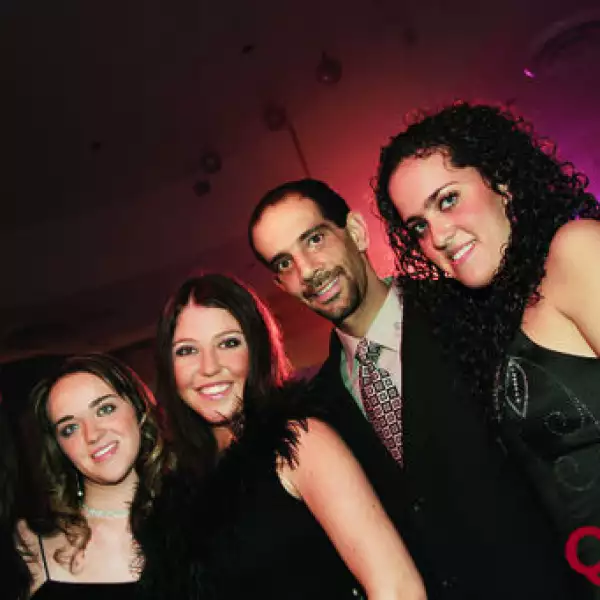 Ricardo Kahwagi con las semifinalistas