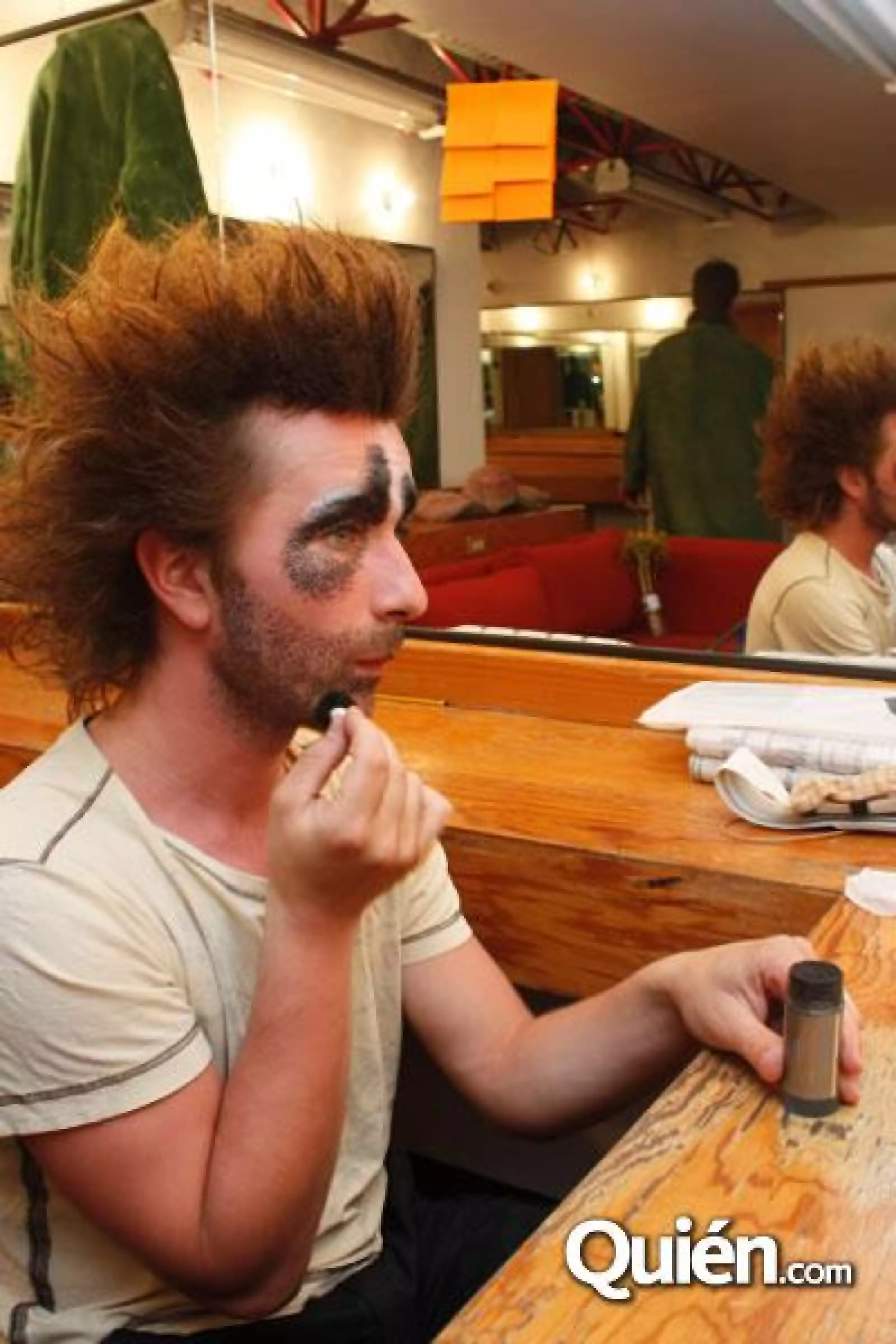 Backstage Slavas Snowshow