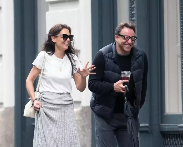 EXC Katie Holmes, Jeremy Barber