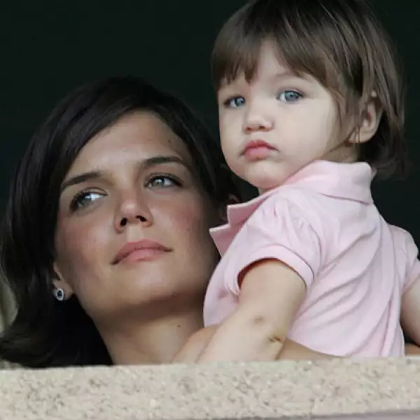 Desde que Suri era un bebé su mamá, Katie Holmes, la vestía muy coqueta: el rosa por excelencia.
