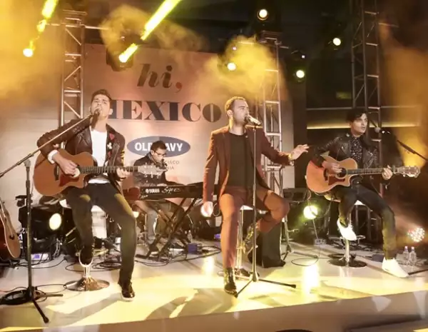 Reik se encargó del cocktail de apertura.