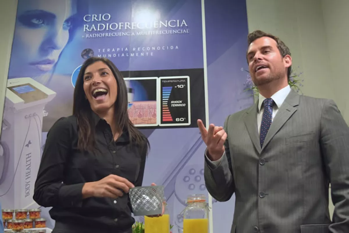 Yolnicte Bassave y Dr. Bernardo Goldzweig Hans.