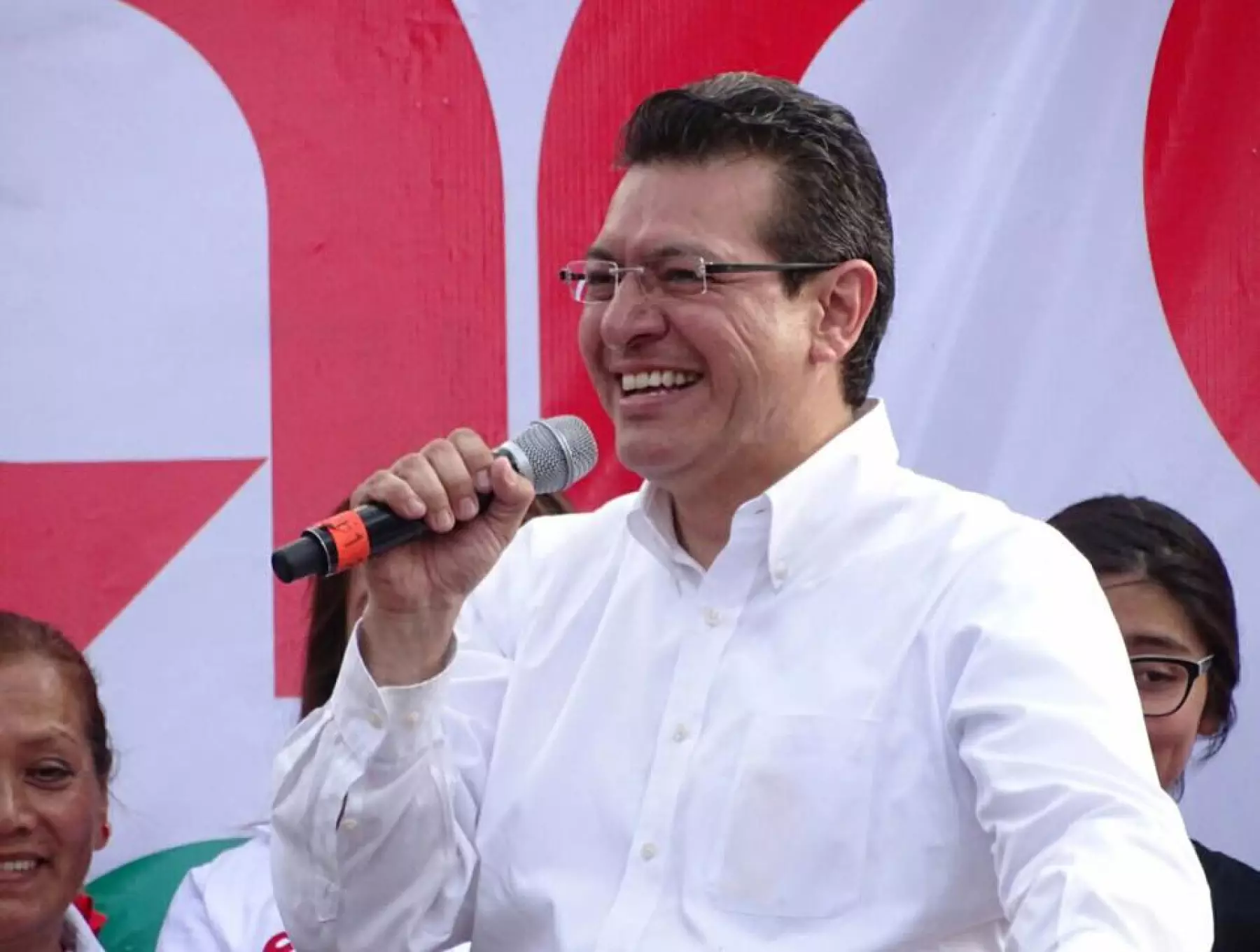 El abanderado priista fue el primero en firmar un compromiso de combate de la trata de personas.