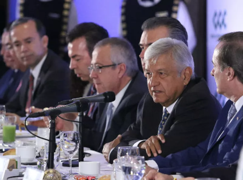 Reuni�n de AMLO y el CCE