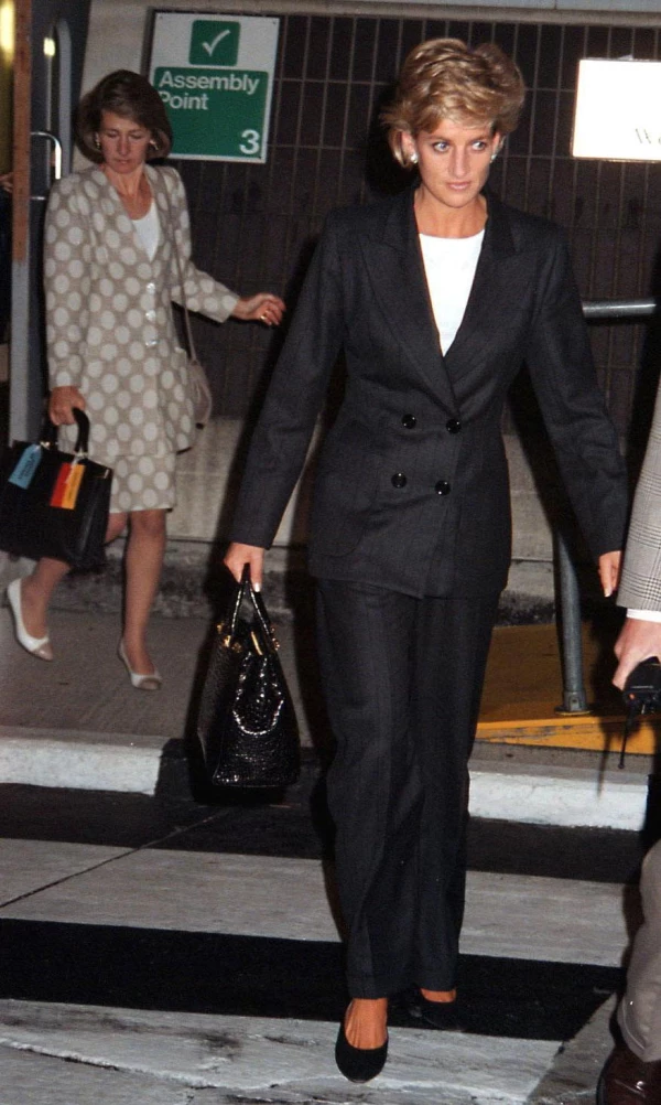 PRINCESS DIANA AT HEATHROW AIRPORT, LONDON, BRITAIN - 1996