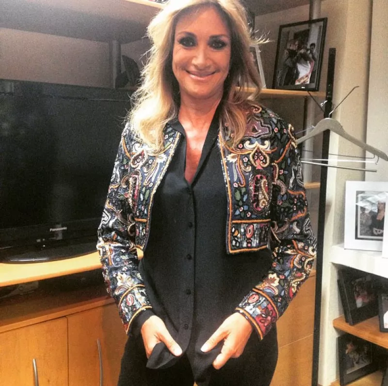 La conductora comenta en su cuenta de Twitter lo mal que la ha pasado a causa del virus.