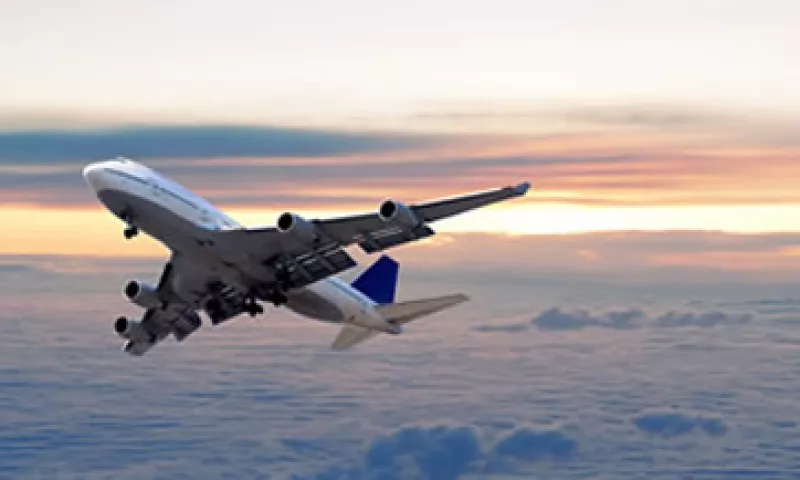 Las altas tarifas de las aerolíneas arriesgan a más de 50,000 familias que dependen de la actividad de las agencias de viajes. (Foto: Thinkstock)