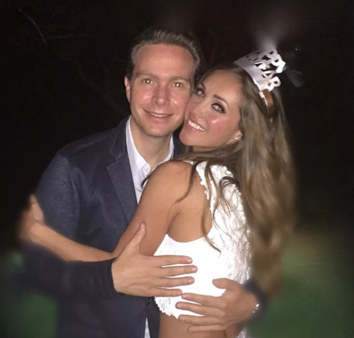Anahí compartió una imagen celebrando el Año Nuevo con su prometido Manuel Velasco.