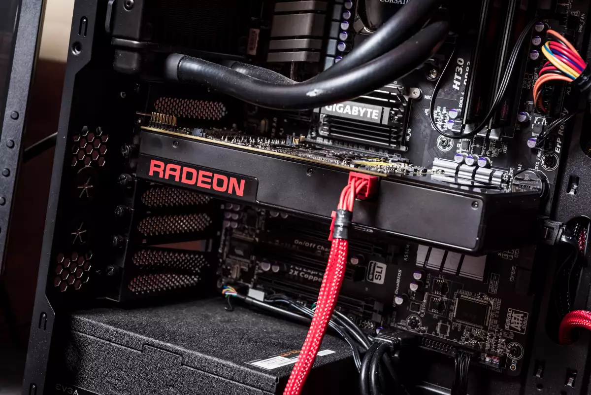 AMD quiere conseguir 30% de participación en el mercado de rango medio.