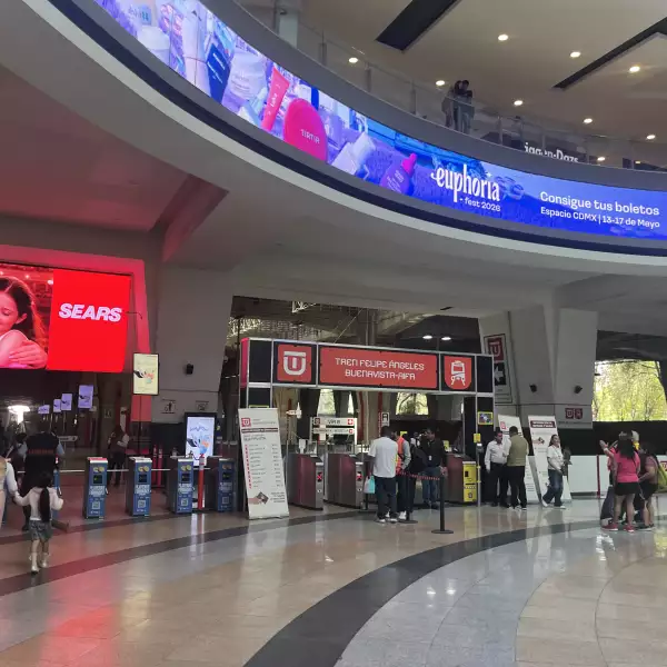 tren suburbano - AIFA