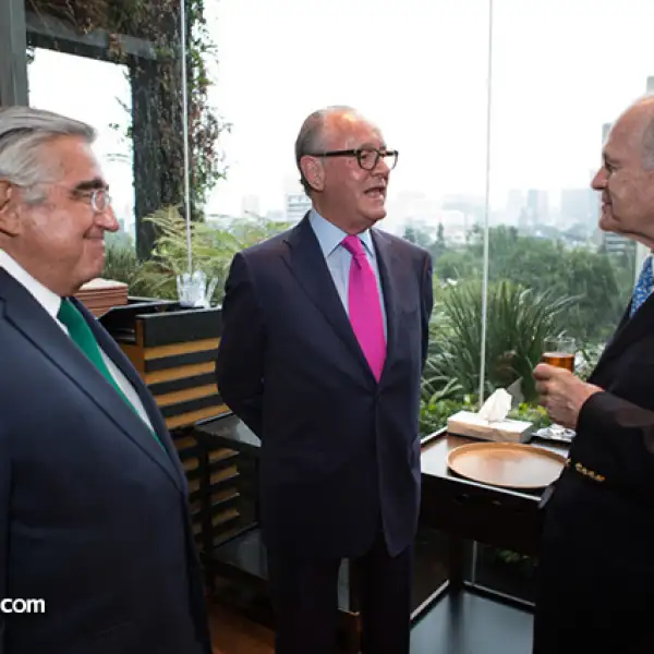 Jorge Ochoa, Agustín Hegewisch y Alan Devin