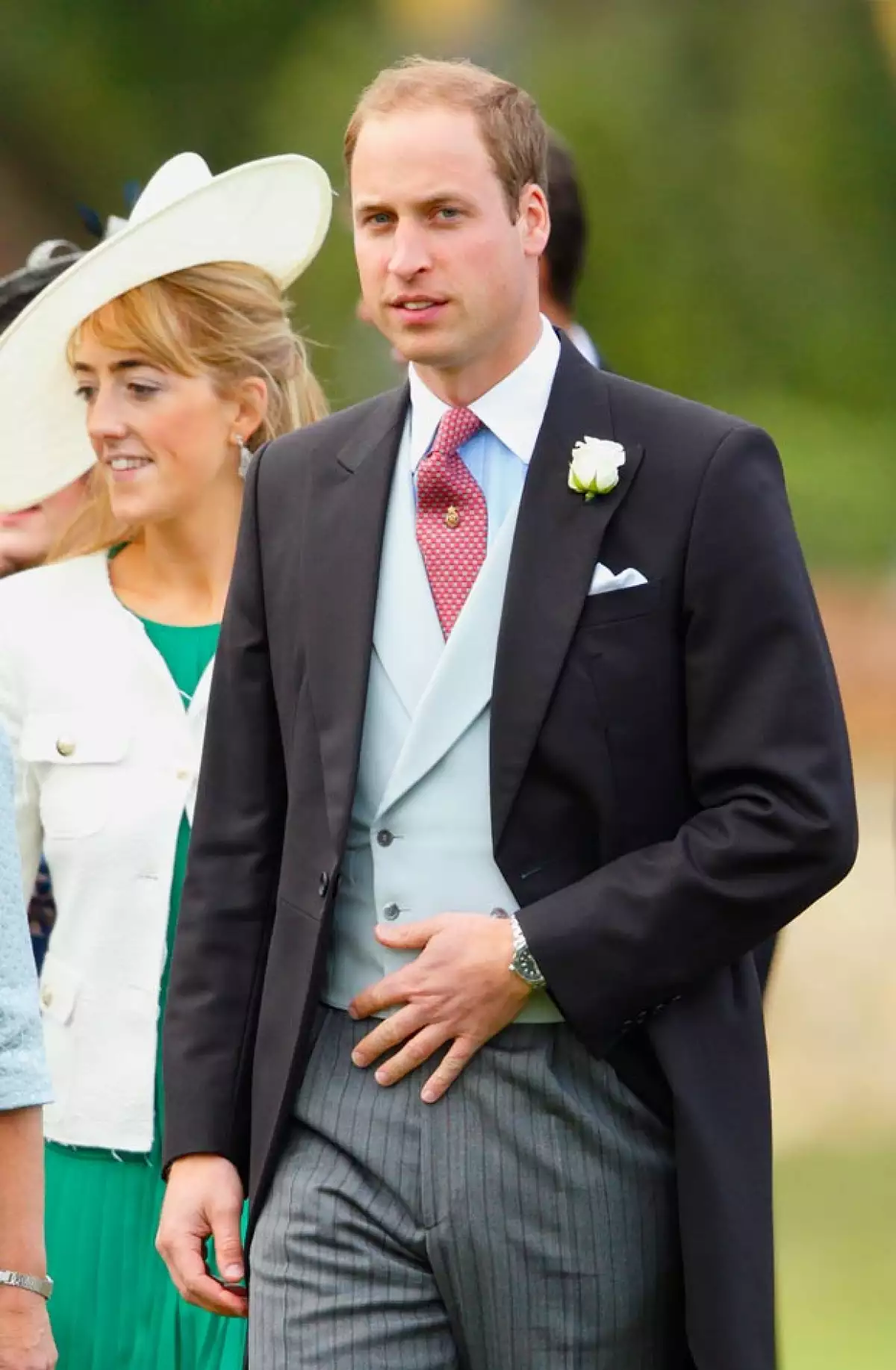 Esta no es la primera vez que William asiste solo a una boda de sus amigos.