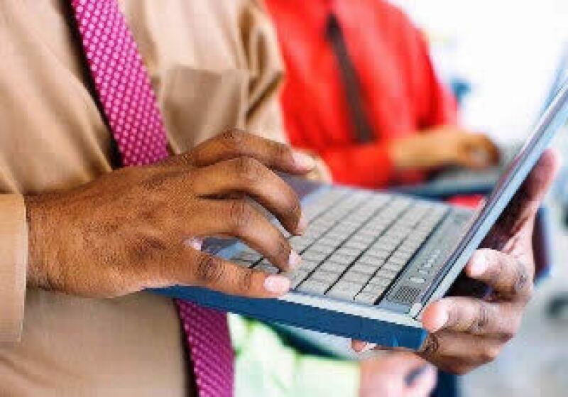 La venta de computadoras a plazos aumenta la penetración de banda ancha. (Foto: Jupiter Images)