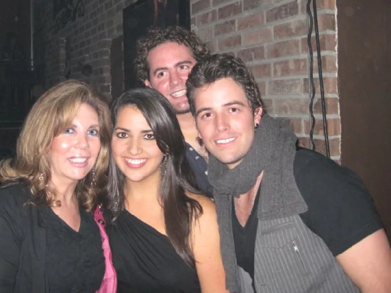 El cantante se presentó la semana pasada en Monterrey y tuvo lleno total en una de sus presentaciones, donde además fue inversionista de su show.