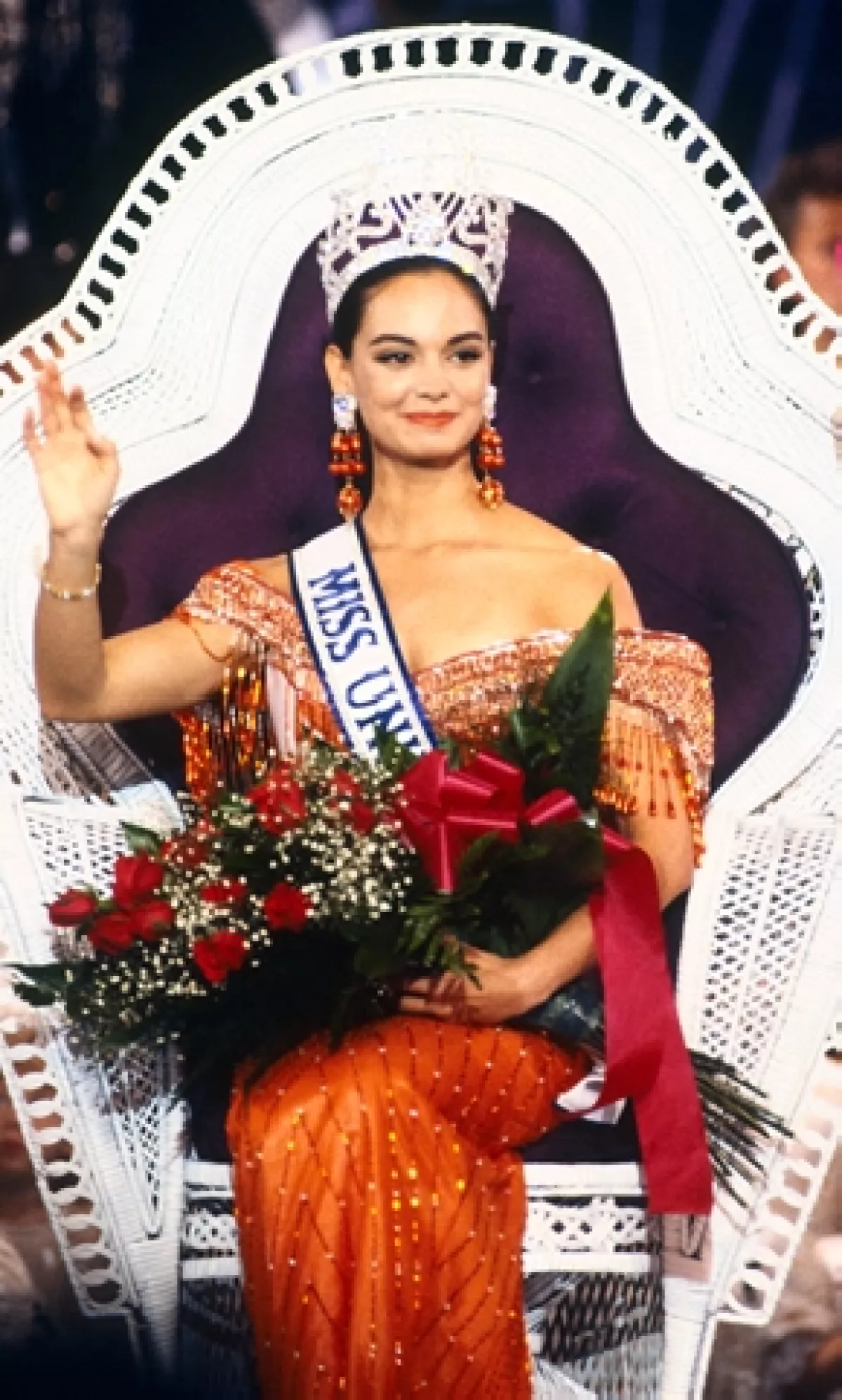 Lupita Jones, la primera mexicana en convertirse en Miss Universo, también usó este color.