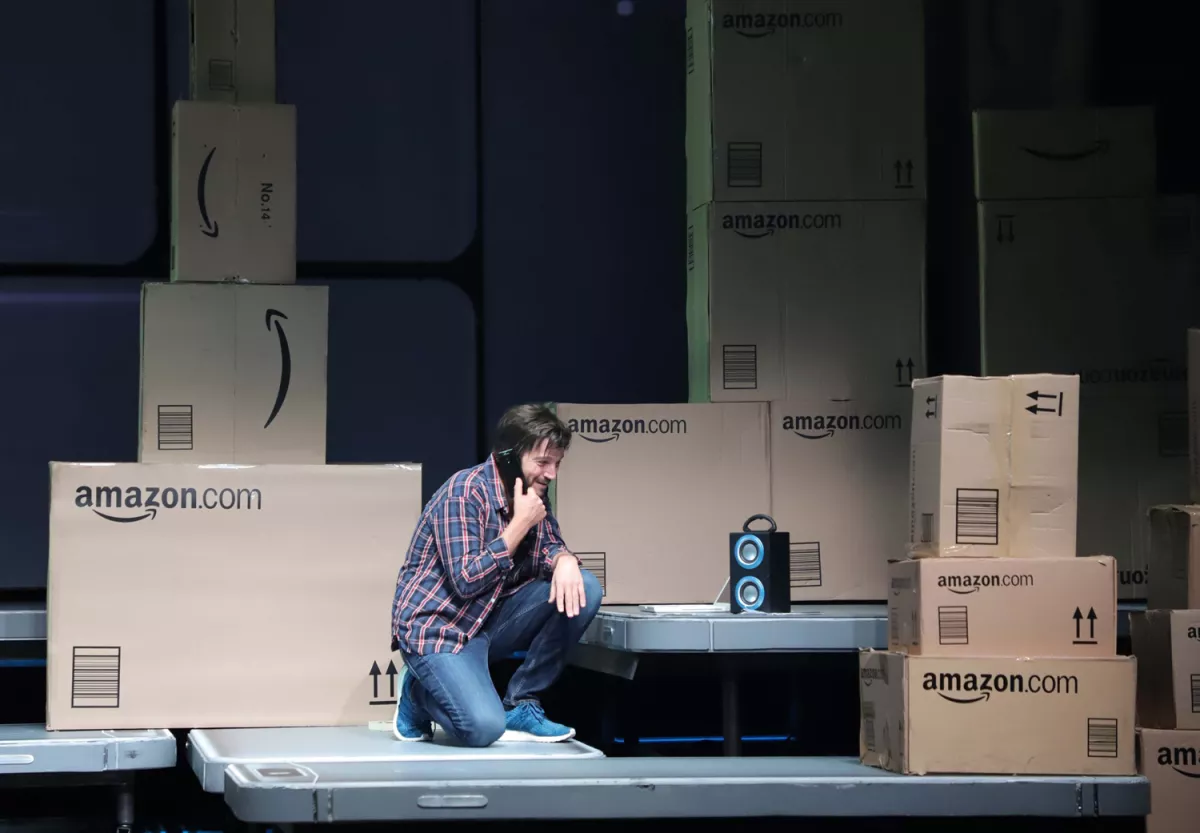 Diego Luna en su debut en la obra "Privacidad"