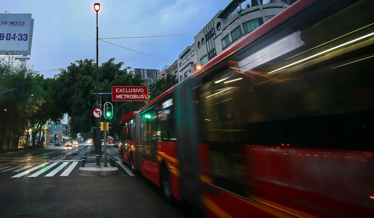 metrobus-nocturno.jpg