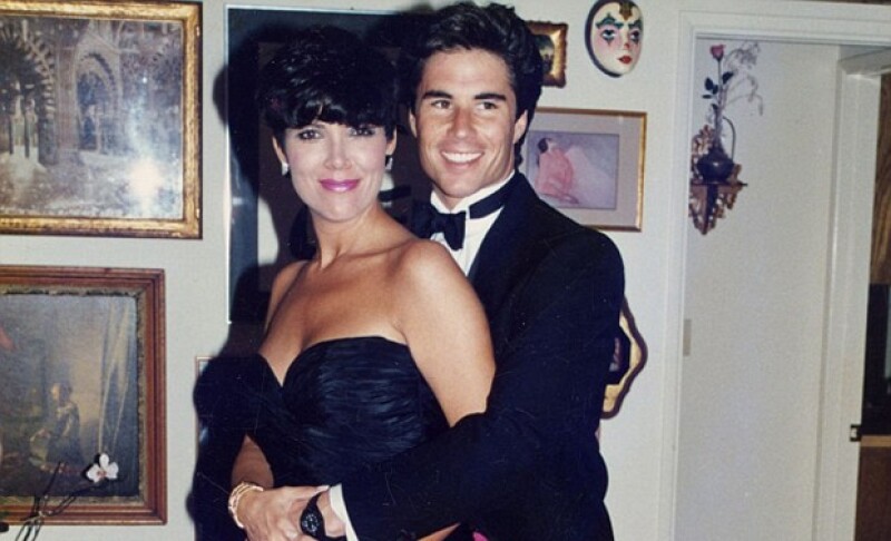 Junto a Todd Waterman, quien alguna vez declaró que además de que Kris y él se seguían viendo cuando ella ya salía con Bruce Jenner, su romance inició cuando ella aun estaba casada con Robert Kardashian.