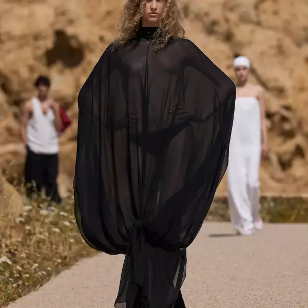 Jacquemus PO S27 031.jpg
