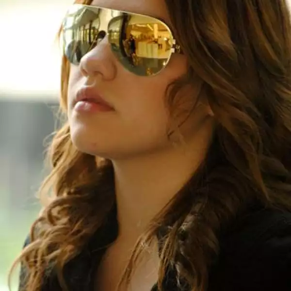 PRESENTACIÓN DE MYKITA