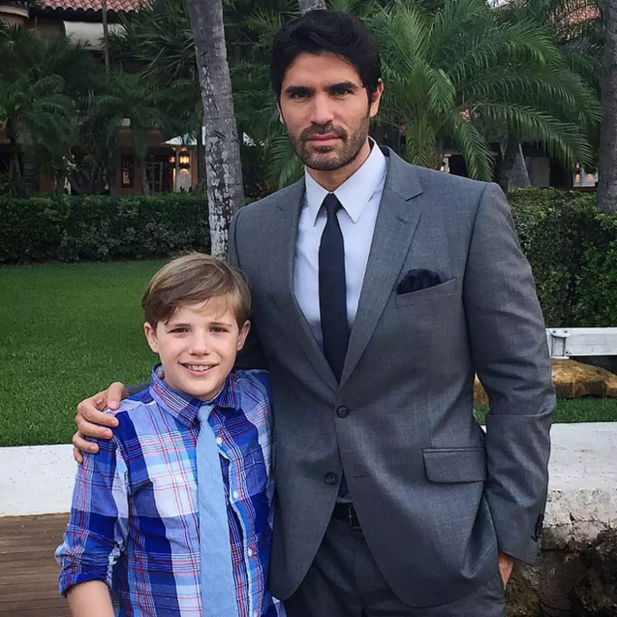 Eduardo junto al mismísimo Little Boy, el joven actor Jakob Salvati.