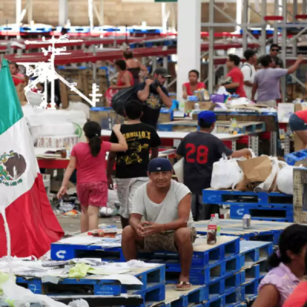 Miles de elementos de la Gendarmería, así como de elementos estatales, municipales y de las Fuerzas Armadas, iniciaron un operativo conjunto para inhibir actos de rapiña en zonas afectadas por el huracán Odile.