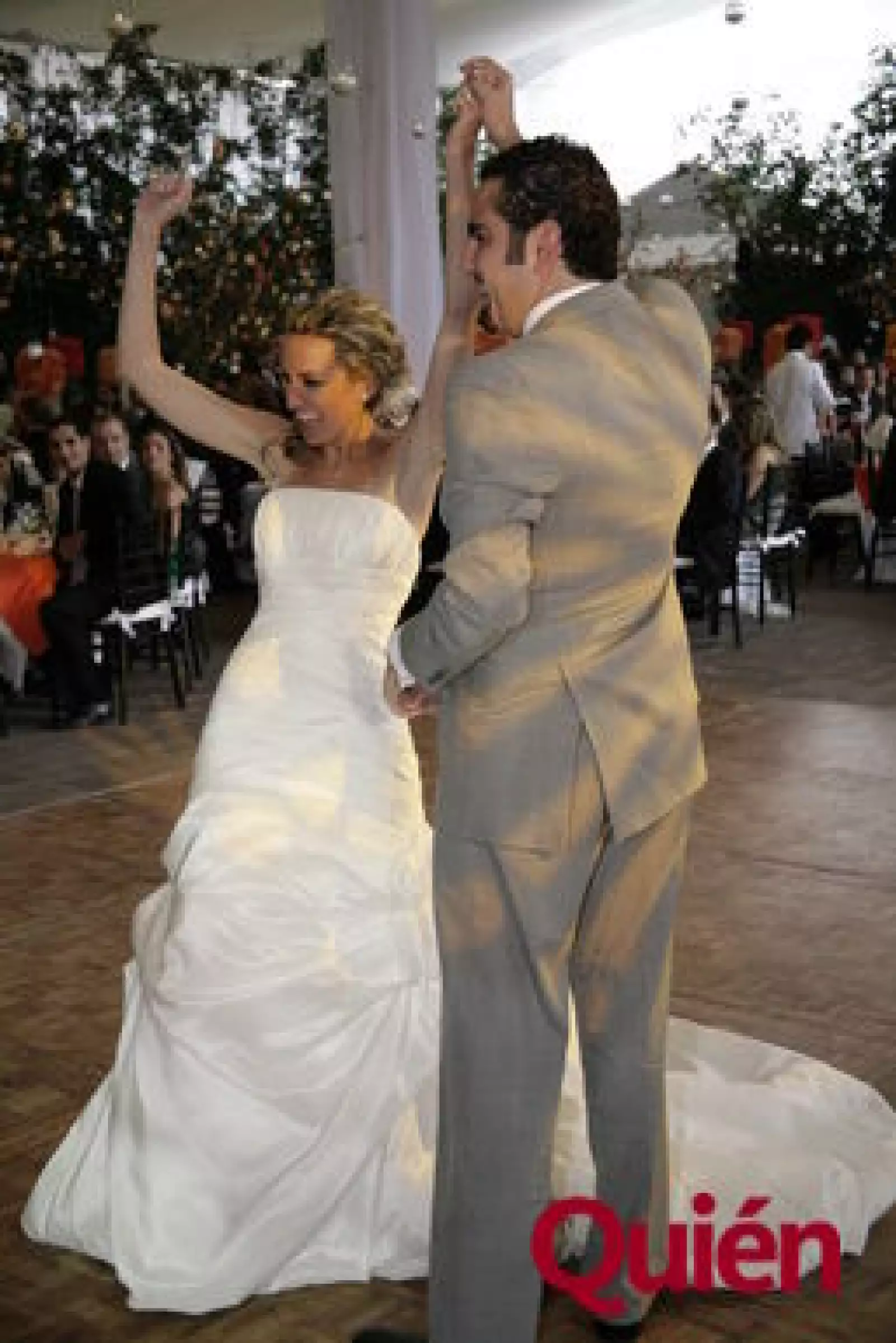 Claudia González, Luis Alfonso Cervantes