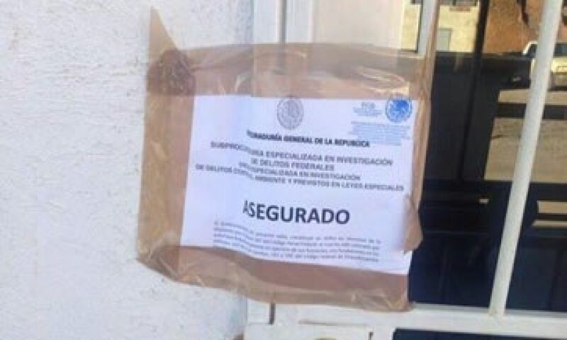 Los sellos se colocaron en las oficinas administrativas de la minera en Cananea. (Foto: Tomada de @felixfelixvic)